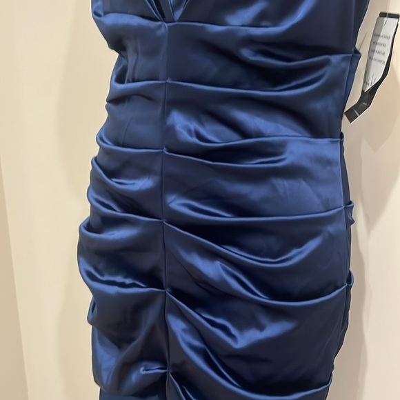 Nicole Miller Collection, size 6 sky blue satin material. - Picture 3 of 7